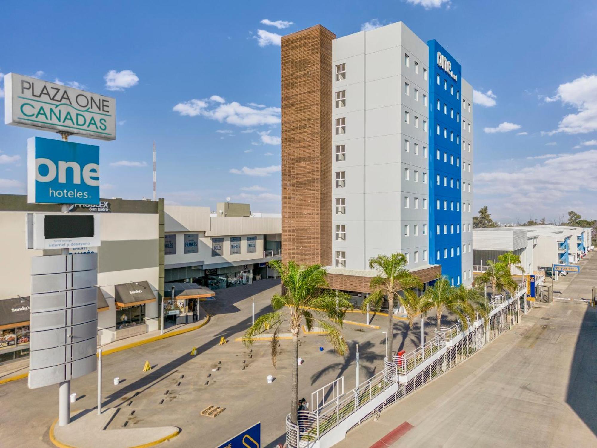 One Guadalajara Periferico Norte Jacotepec Exterior photo